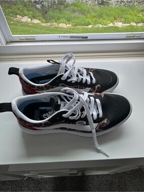Vans UltraRange 2.0 Shoe Womens 7 men’s 5.5
